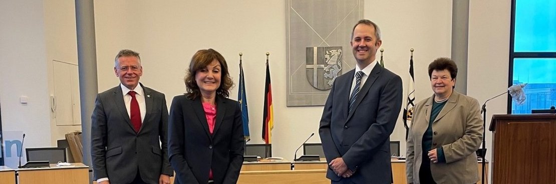 Landrat Hans-Jürgen Petrauschke, Sabine Hustedt, Martin Engwicht und Angela Schoofs von der Agentur für Arbeit.