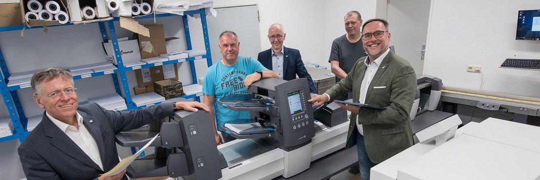 Landrat Hans-Jürgen Petrauschke, Wolfgang Groß, Frank Meger, Bernd Schirrmann und IT-Dezernent Harald Vieten