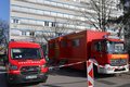 Mobiler Einsdatzleitwagen vor Kreishochhaus in Grevenbroich