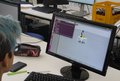 Schüler vor einem PC