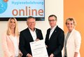  Annika Zizkat (Steuerungsteam), Landrat Hans-Jürgen Petrauschke, Geschäftsführer Raimund Franzen und Elke Marquardt