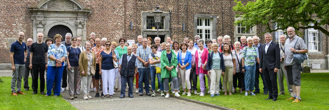 Gruppenfoto der Teilnehmer