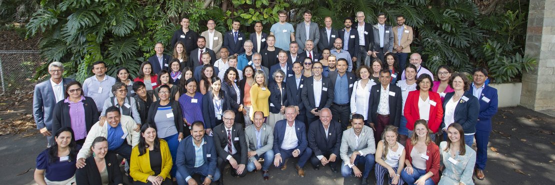 Gruppenfoto der Konferenz-Teilnehmenden des Projekts "Kommunale Nachhaltigkeitspartnerschaften" in San José in Costa Rica.