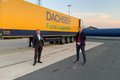 Landrat Hans-Jürgen Petrauschke mit Dachser Standortleiter Stefan Behrendt