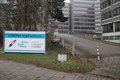 Einfahrt zum Impfzentrum auf der Hellersberger Straße in Neuss