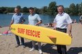 Landrat Hans-Jürgen Petrauschke, Daniel Caspers und Stefan Stelten vor dem Kaarster See