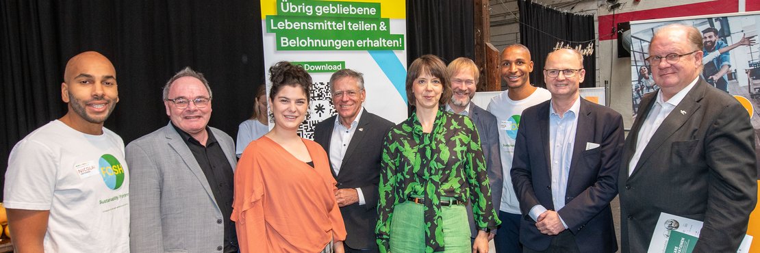 Nicolai Inyamah, Robert Abts, Chiara Bacchiocchi, Landrat Hans-Jürgen Petrauschke, Lee Greene, Peter Wiedeking, Mica Scheidt, Florian Dieterle und Johann-Andreas Werhahn.