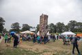 Familienfest auf dem Dycker Feld mit Kletterturm und vielen Besuchern
