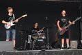 junge Musiker auf Open Air Bühne