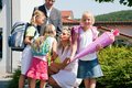 Symbolbild: Kinder mit Schultüte