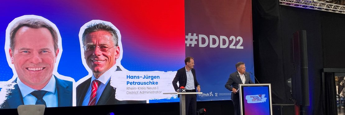 Foto von der Eröffnung des Digital Demo Day durch Landrat Hans-Jürgen Petrauschke und der Düsseldorfer Oberbürgermeister Dr. Stephan Keller.