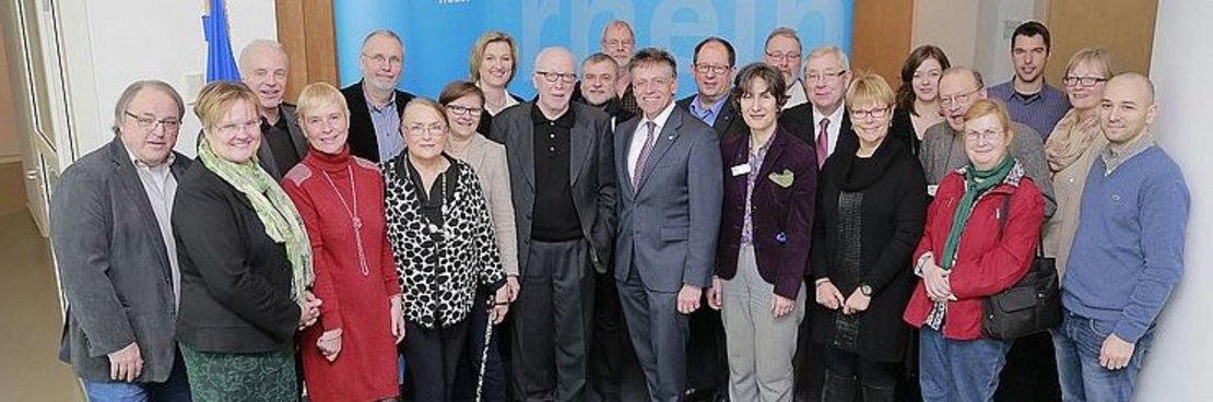 Personengruppe mit Landrat Hans-Jürgen Petrauschke