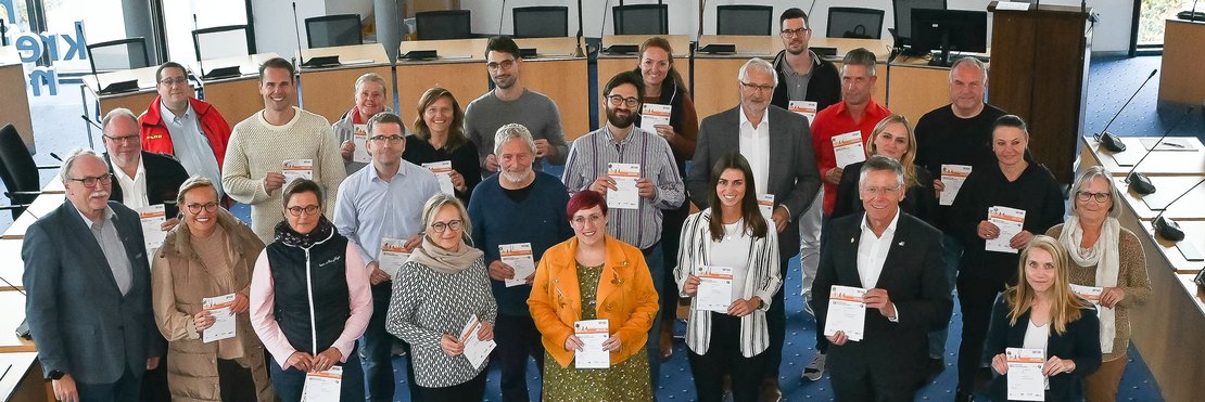 Gruppenfoto im Kreissitzungssaal Grevenbroich