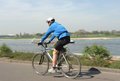 Radfahrer am Rhein