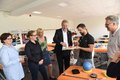 Kreisdirektor Dirk Brügge bei Medicoreha, die sich bei Wirtschaft pro Schule beteiligt.