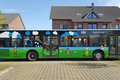Seitliche Ansicht des Spielbusses des Rhein-Kreises Neuss