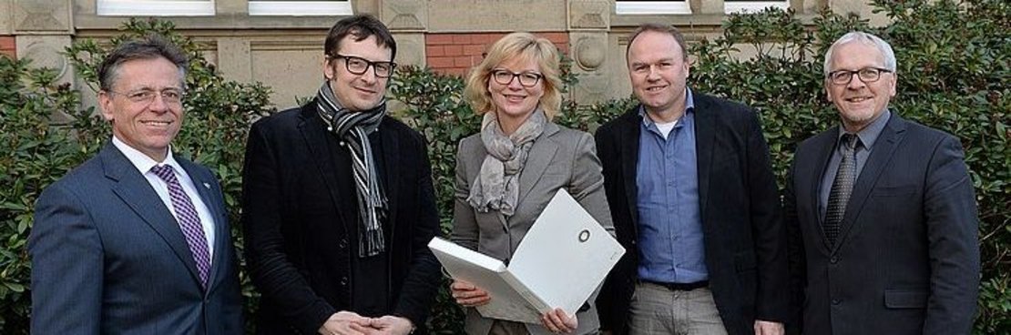 Neue Schulamtskoordinatoren vorgestellt (von links): Landrat Hans-Jürgen Petrauschke, Timo Klein, Claudia Trampen, Martin Limburg und Schulrat Ulrich Plöger.