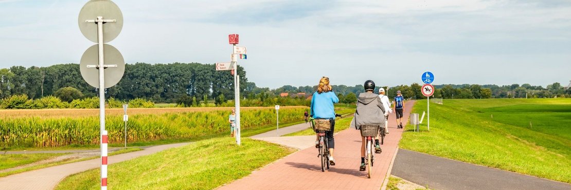 Radfahrer auf Radweg