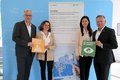 Kreisdirektor Dirk Brügge, die Klimaschutzmanagerinnen Regina Krings und Ina Grothe sowie Landrat Hans-Jürgen Petrauschke.