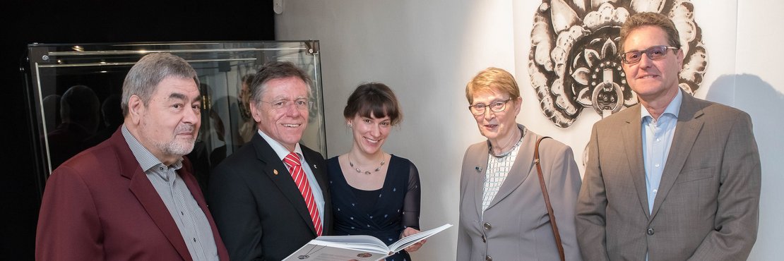 V.l.: Jörg Schwandt, Landrat Hans-Jürgen Petrauschke, Anna Karina Hahn, Marion Schwandt und Honorarkonsul Dr. Andreas Meyer-Landrut