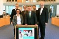 Gesundheitskonferenz im Kreishaus Grevenbroich (von links): hintere Reihe Professor Dr. Christian Gnoth, Karsten Mankowsky, Dr. Hakan Kaymak und Kreisdirektor Dirk Brügge, vordere Reihe Barbara Albrecht und Landrat Hans-Jürgen Petrauschke. 