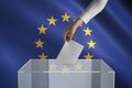 Europafahne mit Wahlurne