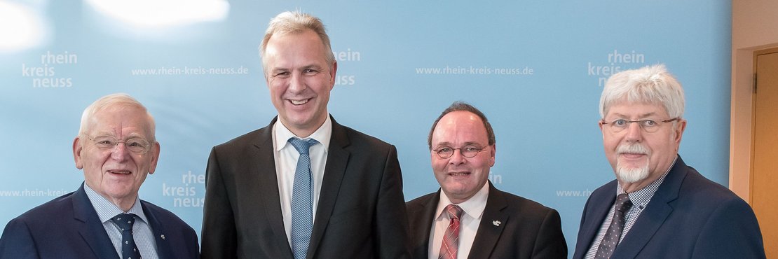 Deutsch-chinesische Kontakte stärken (von links): Friedhelm Ost, Dirk Brügge, Robert Abts und Ernst Schwanhold im Kreishaus Neuss.