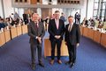 Gruppenfoto im Kreissitzungssaal in Grevenbroich