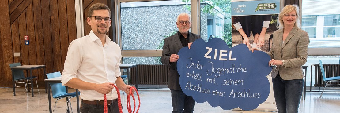 Philipp Scharner, Ulrich Ploeger und Claudia Trampen bei der Informationsveranstaltung für Lehrkräfte im Berufskolleg für Technik und Informatik.