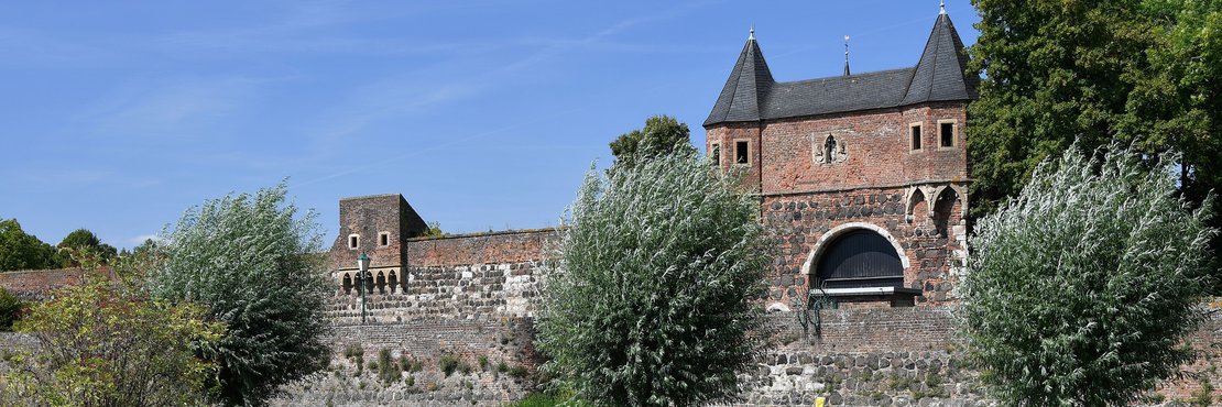 Historische Gebäude in Zons