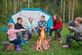 Symbolbild: Kinder am Lagerfeuer
