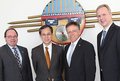 Antrittsbesuch im Kreishaus Neuss (von links): Wirtschaftsförderer Robert Abts, Japans Generalkonsul Ryuta Mizuuchi, Landrat Hans-Jürgen Petrauschke und Kreisdirektor Dirk Brügge.