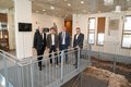 Foto von Landrat Hans-Jürgen Petrauschke, Kreisdezernent Harald Vieten, Kreisdezernent Tillmann Lonnes und Archivleiter Dr. Stephen Schröder